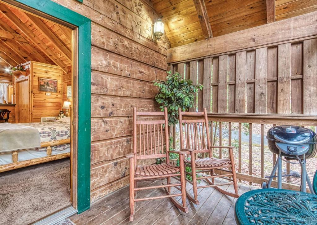 Mountain Eden, Hot Tub, Resort Pool, Wifi, 1089 Free Tickets Each Paid Day, Dollywood And More Gatlinburg Exterior foto