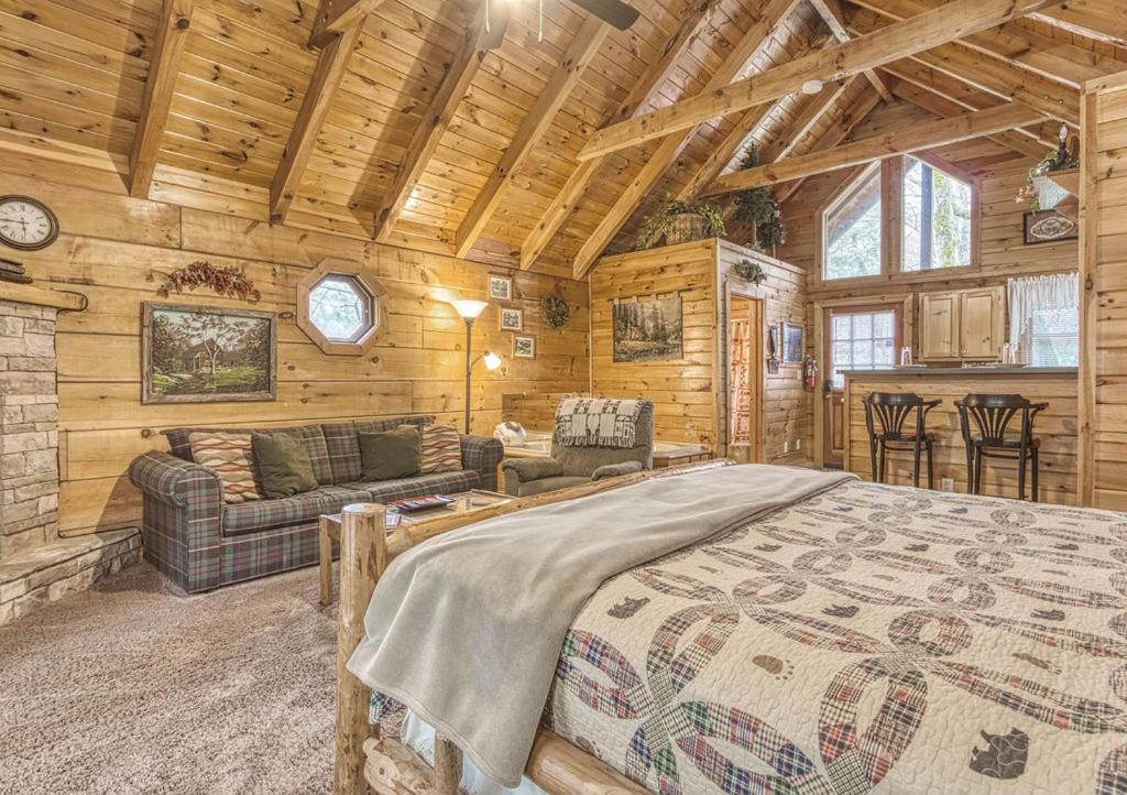 Mountain Eden, Hot Tub, Resort Pool, Wifi, 1089 Free Tickets Each Paid Day, Dollywood And More Gatlinburg Exterior foto